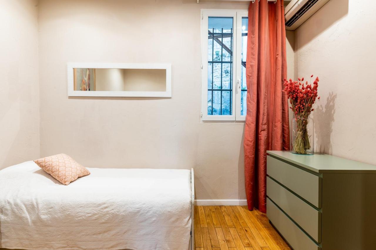 Appartement Centre Clim 2 Chbres 6pers 200m Palais Des Papes